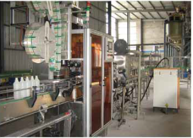 PVC र PET बोतलहरूको लागि वाटरप्रूफ र रस्टप्रूफ स्रिन्ट स्लीभ लेबल मेशीन