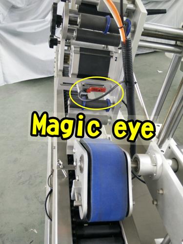 सानो स्पीड बोतलहरूको लागि उच्च गति डेल्टा सर्वो लेबलिंग मोटर ड्राइभर शीशी लेबलिंग मेशिन