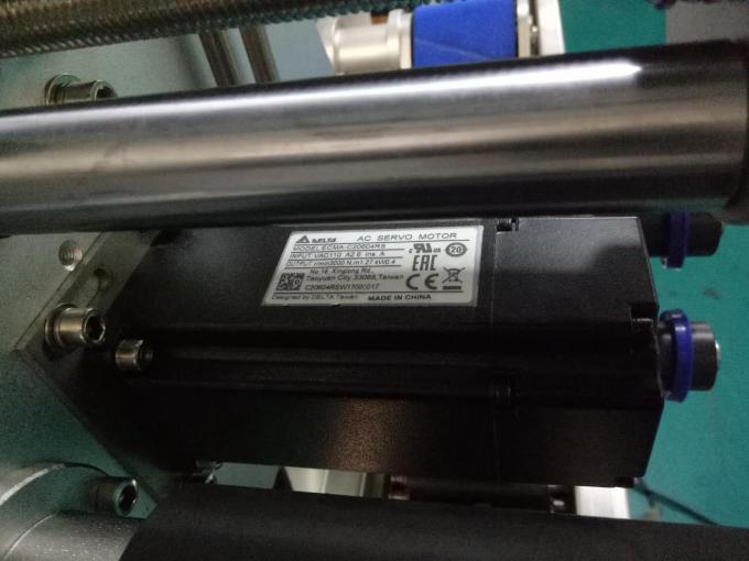 SUS304 कैबिनेट दुई साइड साइड स्क्वायर बोतल स्टीकर लेबलिंग मेशिन व्यक्तिगत देखभाल उत्पादनहरूको साथ