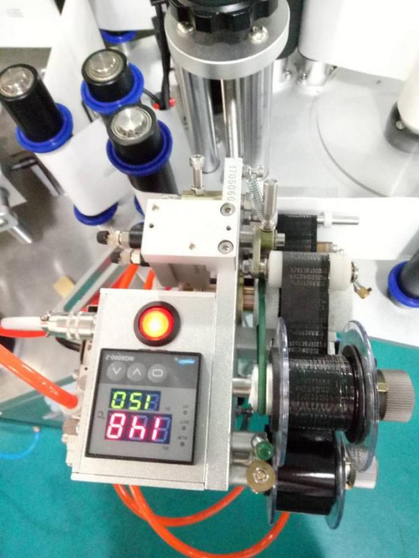 पेजि Dev उपकरण र कोडिंग मेशिनको साथ लेबल स्वचालित दोबर साइड स्टीकर लेबलिंग मेशिन