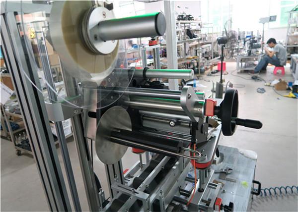 कन्वेयर / शीर्ष लेबलिंग उपकरणको साथ स्वत: शीर्ष लेबलिंग मेशीन फ्लैट सतह लेबल एप्लिकेटर