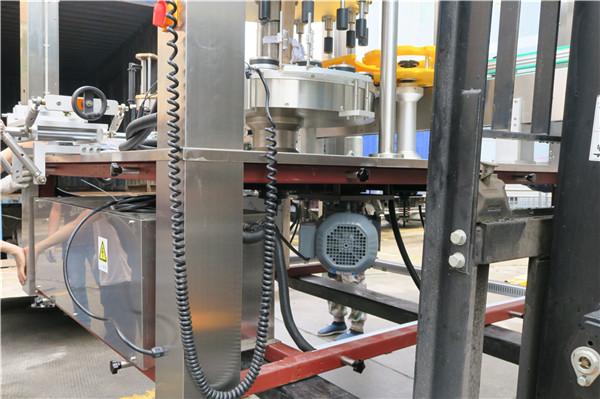 गोल बोतल रोटरी स्टिकर लेबलिंग मेशिन उपकरण मोटाई ≥ mm० मिमी