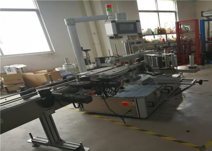 रसायनिक, पानी प्लास्टिक बोतल स्टिक 3 लेबलहरूको लागि सेल्फ चिपकने वाला स्टीकर लेबलिंग मेशीन