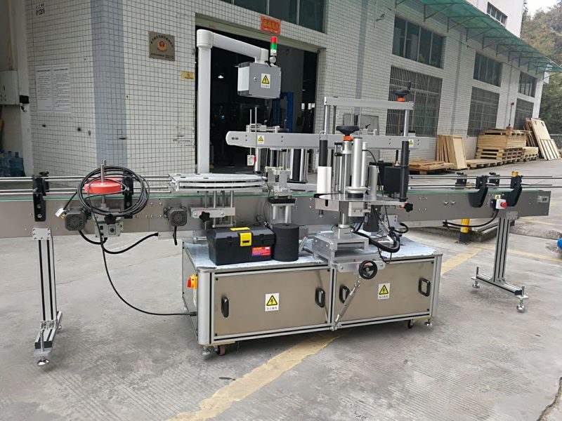 चीन पूर्ण स्वत: कार्टन कर्नर सील स्टिकर लेबलिंग मेशीन 220V 50HZ 1200W आपूर्तिकर्ता